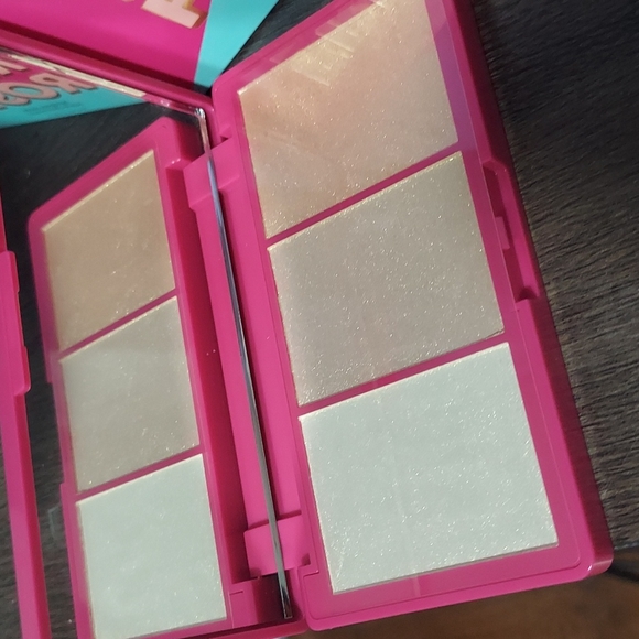 ❤️🌙Tarte Fresh And Frosted Highlighter Palette - Picture 2 of 8